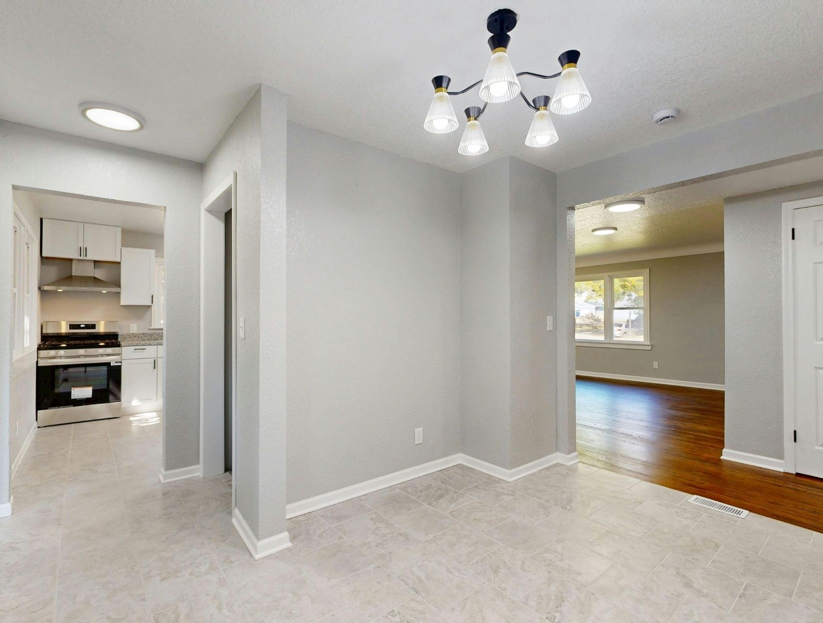 Light Fixtures and Ceiling Fans Cleaning